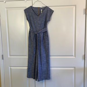 EUC navy cropped jumpsuit!